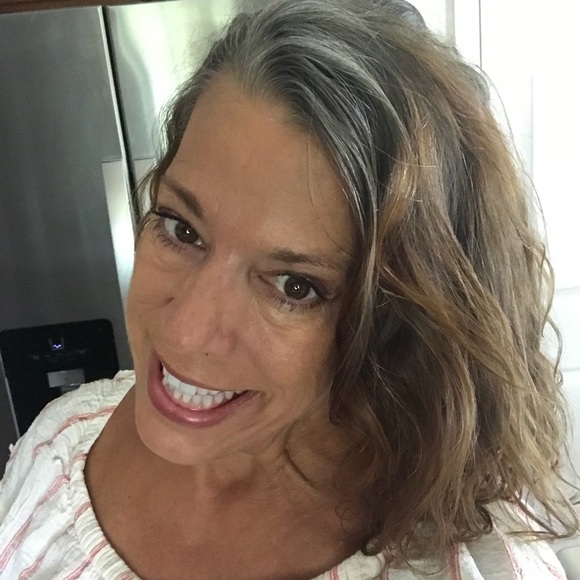Meet your Posher, Kathy - Picture 1 of 1